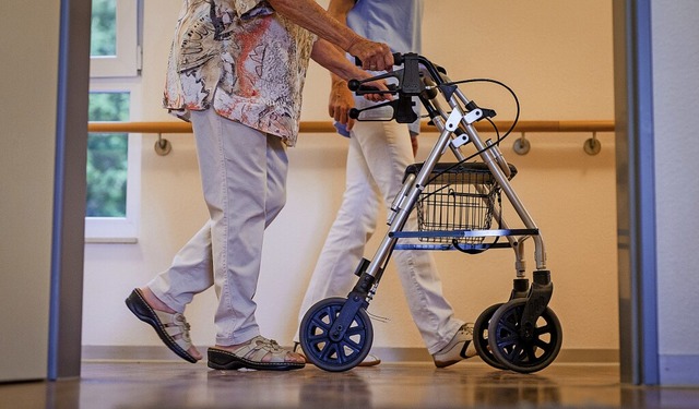 berraschend viele Pflegekrfte sind t...ezogenen Impfpflicht nicht geboostert.  | Foto: Christoph Schmidt (dpa)