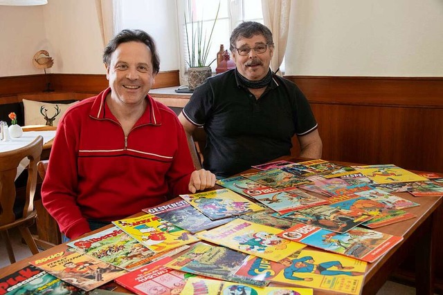Sie sammeln Comics und tauschen sie mi...s) vom Gasthaus Schwanen in Seefelden.  | Foto: Volker Mnch