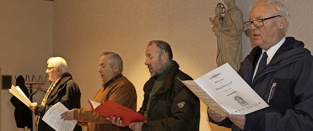 Einen Kontrast zu den Frauenstimmen bi...timmen des Kirchenchores St. Fridolin.  | Foto: Cornelia Liebwein