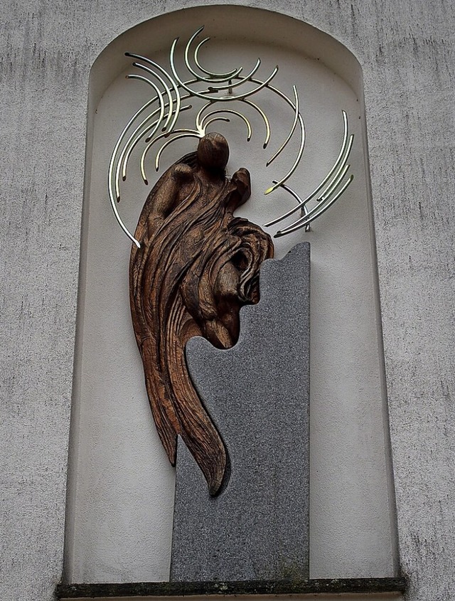 Die Skulptur &#8222;Auferstehung&#8220...r der Friedhofskapelle in St. Blasien.  | Foto: Thomas Mutter