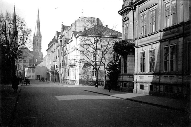 Die prachtvolle Talstrae um 1930. Das...Zweiten Weltkrieg weitgehend zerstrt.  | Foto: Stadtarchiv Freiburg: M 70S 202-27_Nr. 163