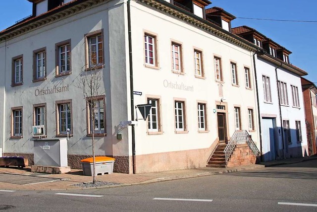 Das Ortschaftsamt in Knigschaffhausen braucht neue Fenster.  | Foto: Christiane Franz
