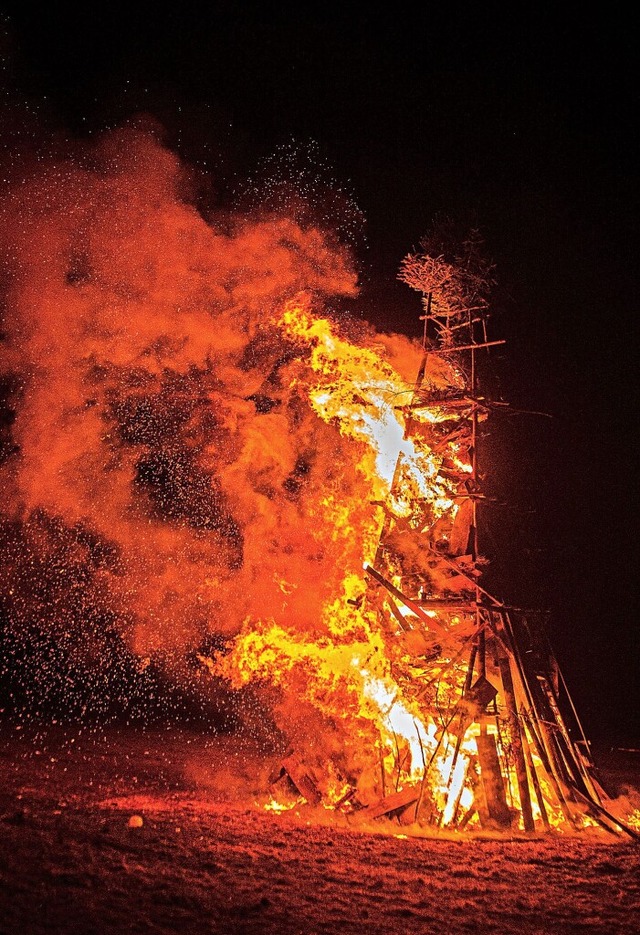 Der Holzschlger Funken brennt.  | Foto: Wolfgang Scheu
