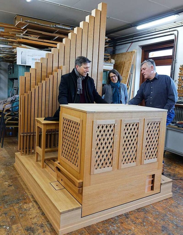 In der Werkstatt des Orgelbaumeisters ...henorgel fr die Dorfkirche Eichen an.  | Foto: Roswitha Frey