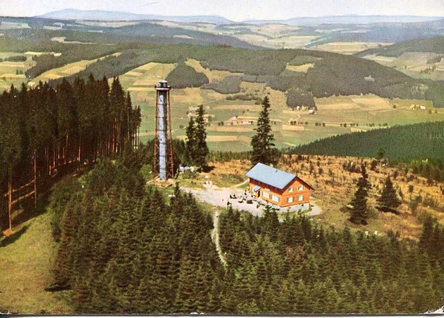Die Postkarte von 1938 zeigt den Turm ...erungen und Modernisierungen erlebt.    | Foto: Roland Weis