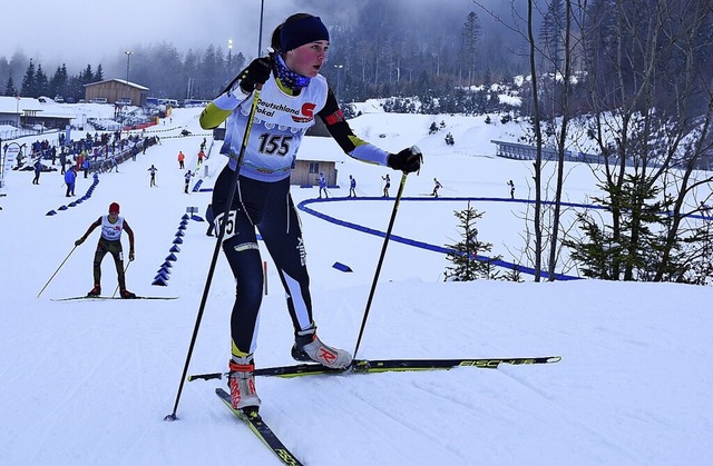 Annika Ldeke vom SV Kirchzarten skate...e in Ruhpolding auf den fnften Platz.  | Foto: A.Gnaedinger