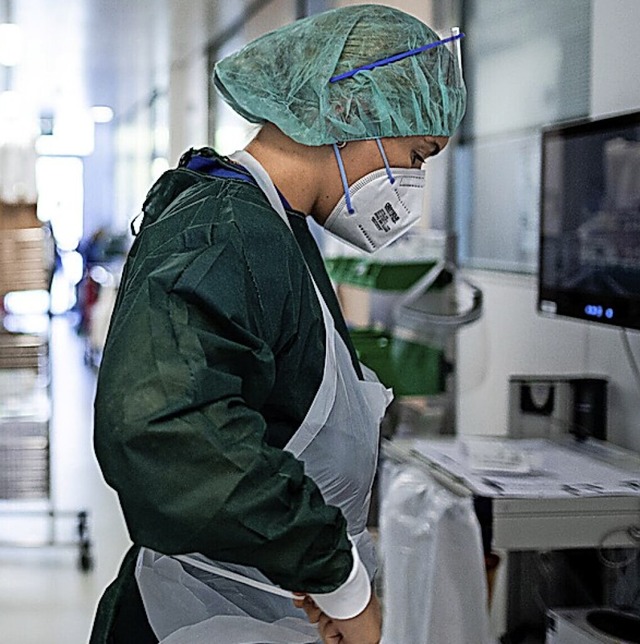 Ausbildung in Pflege soll auch in Teilzeit mglich werden.  | Foto: Fabian Strauch (dpa)