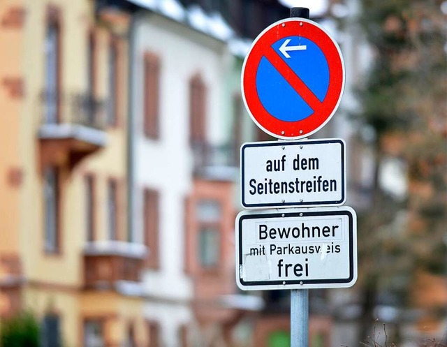 Die Kosten frs Anwohnerparken bleiben ein umstrittenes Thema in Freiburg.  | Foto: Michael Bamberger