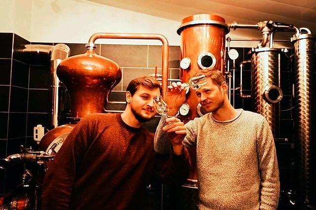 Zwei Freiburger produzieren einen nachhaltigen Gin aus Streuobst