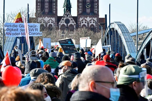 Wie am 26. Februar steuert die Corona-Demo den Stadtteil Sthlinger an.  | Foto: Michael Bamberger