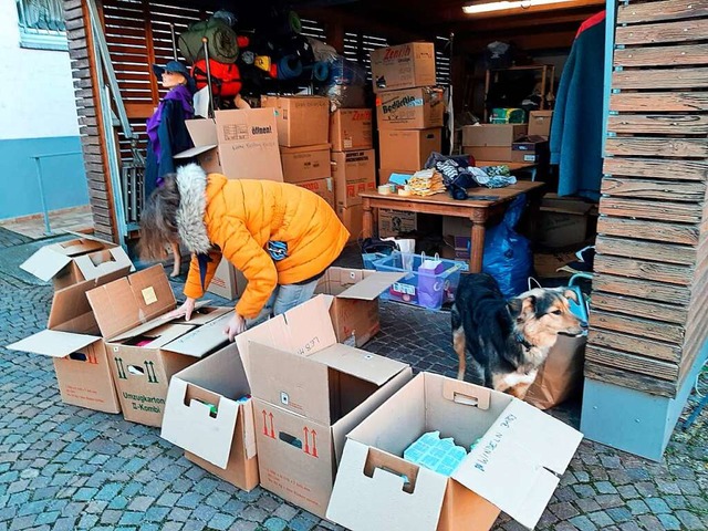 In der Gundelfinger Kleiderkammer werden derzeit Hilfsgter gesammelt.  | Foto: Andrea Steinhart