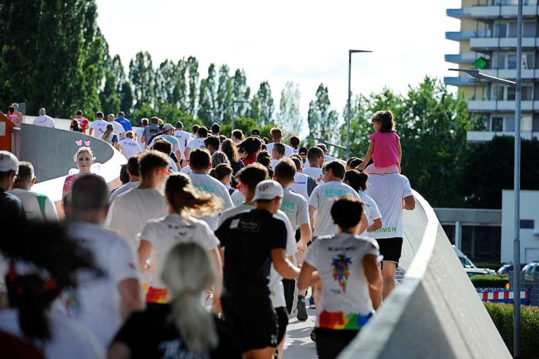 Fast 2000 Läuferinnen und Läufer waren bei der Premiere 2019 dabei.  | Foto: Pressebüro Schaller