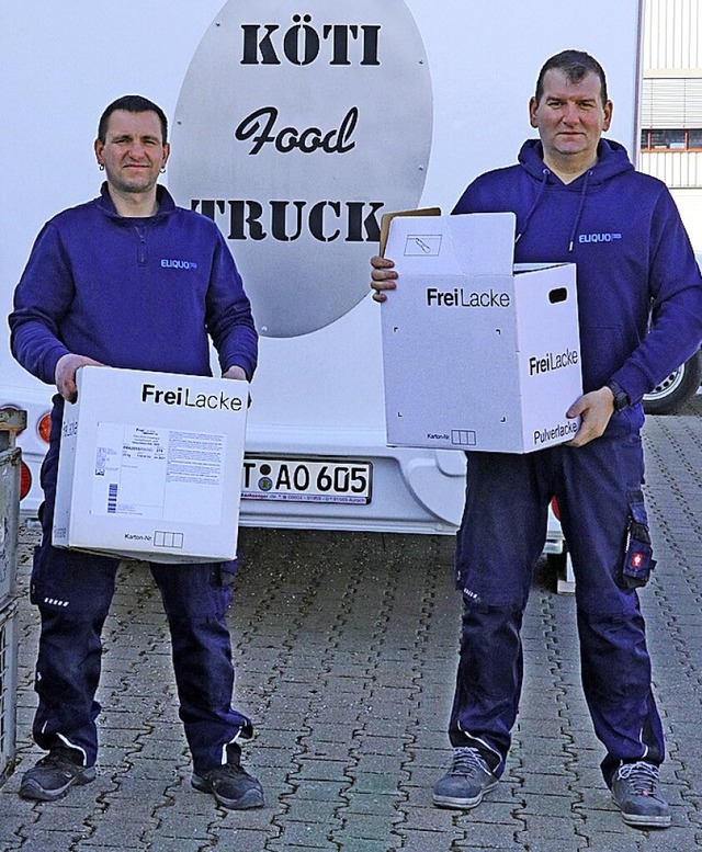 Zoltan Ktelver (rechts) und Zoltan S...fr ukrainische Flchtlinge in Ungarn.  | Foto: Dorothe Kuhlmann