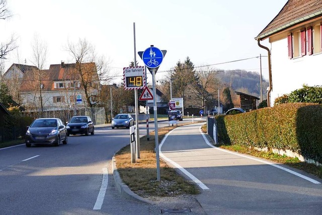 Vorlufig beginnt beziehungsweise ende...irchen her kommend hier in Welmlingen.  | Foto: Victoria Langelott