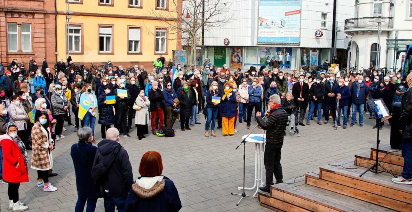 Eine Kundgebung für Frieden in der Ukr... Oberbürgermeister Wolfgang G. Müller.  | Foto: Heidi Fößel