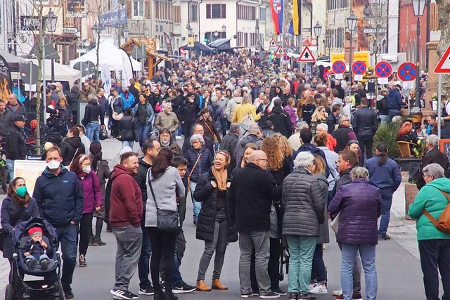 Der Kenzinger Frhling brachte am verk...eren und weiteren Region in die Stadt.  | Foto: Ilona Huege