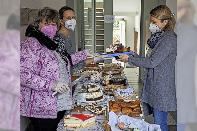 Kuchenverkauf fr Ukraine-Hilfe
