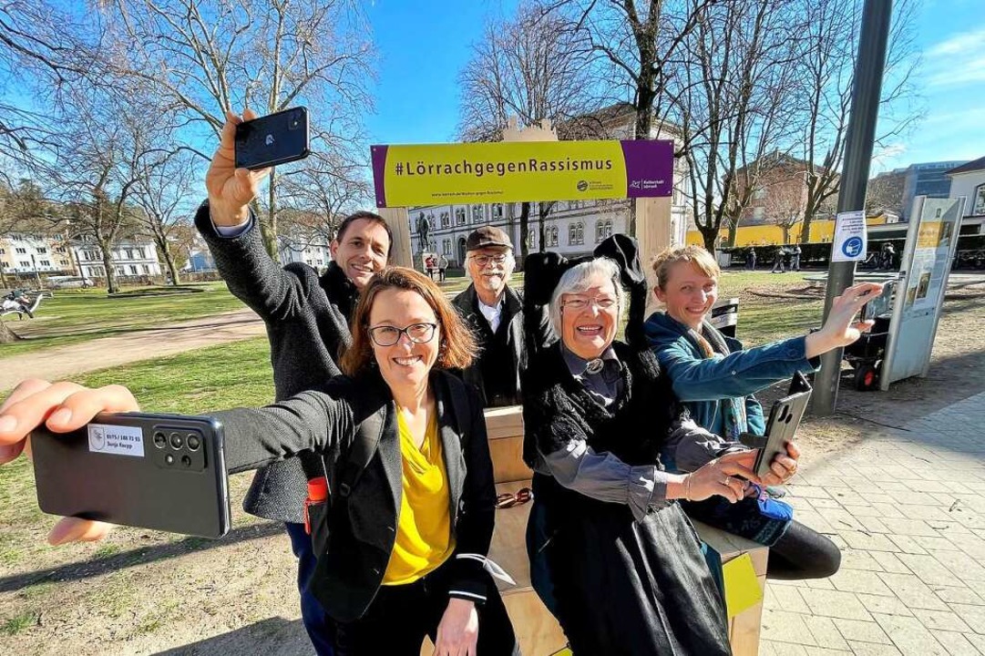 An der  Selfie-Station (von links): J...Jung, Inge Hemberger und  Inga Schwarz  | Foto: Barbara Ruda