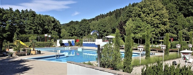 Im Mai werden Badegste das Schwimmbec...ein neuer Kiosk-Pchter steht bereit.   | Foto: Wolfgang Beck