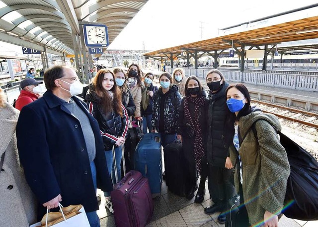 Musikstudentinnen aus der Ukraine kamen am Montag in Freiburg an.  | Foto: Rita Eggstein