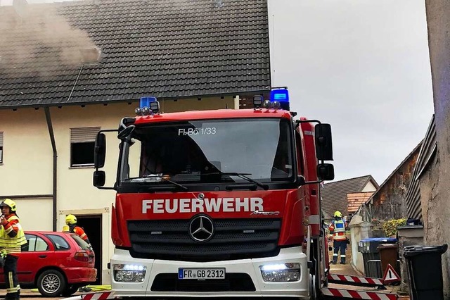 Zwei Personen kamen ins Krankenhaus nach dem Kchenbrand in Btzingen.  | Foto: Michael Vogel