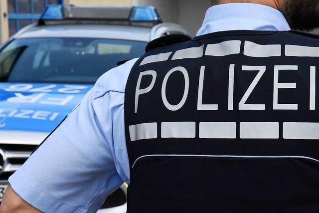 Zwei Menschen werden bei einem Unfall in Steinen schwer verletzt