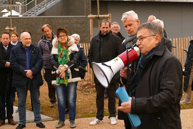 Grard Hug (rechts) und Oliver Rein am Kulturforum Art&#8217;Rhena  | Foto: Sattelberger