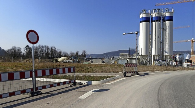 Der Kreisverkehr beim neuen Klinikum i...er die gesamte Erschlieung erfolgen.   | Foto: Peter Gerigk