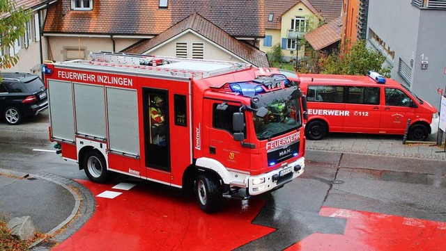 Das jngere Inzlinger Lschfahrzeug tr...vor dem Kindergarten ein (Archivbild).  | Foto: Rolf Reimann