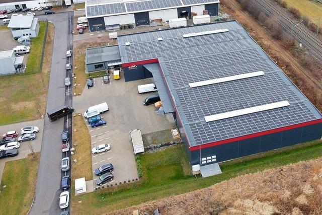 Teninger Firma hat ein 3300 Quadratmeter groes Dach voller Solarzellen