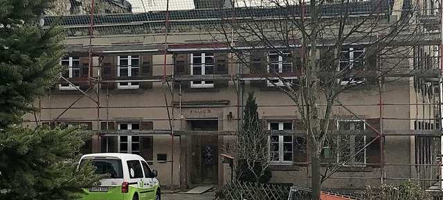 Das denkmalgeschtzte Anwesen in Tanne...t wurde, erhlt einen neuen Dachstuhl.  | Foto: Jutta Schtz