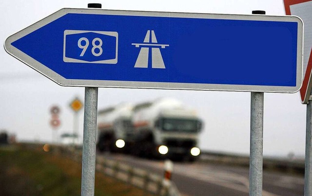 Der Weiterbau der A 98 nach Osten sorgt wieder fr Diskussionen.  | Foto: Jens Wolf, Justus Obermeyer