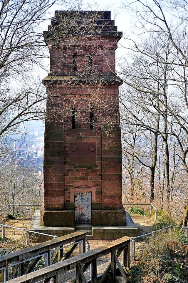 Aus Sandstein auf Felsen gebaut: der Bismarckturm   | Foto: Thomas Kunz