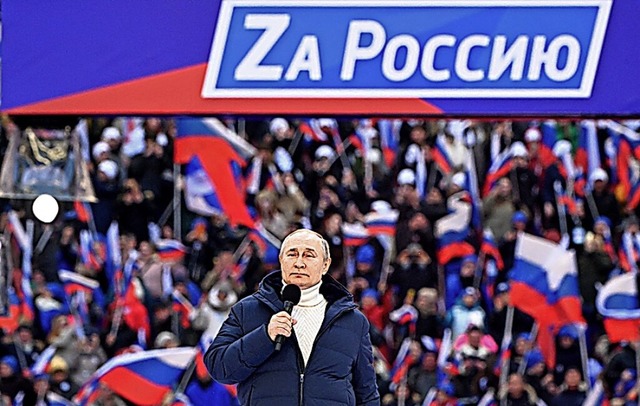 Putin hielt eine ungewhnlich kurze Rede.  | Foto: SERGEI GUNEYEV