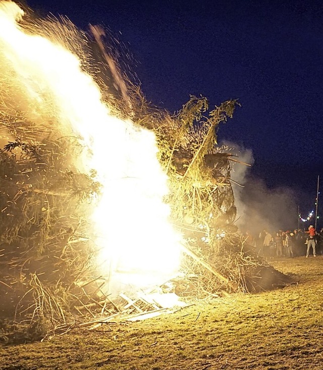 Gigantisches Feuer in Rwihl  | Foto: Hans-Jrgen Sackmann