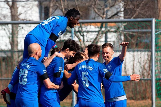 Beim 5:1-Heimsieg des FC Neustadt im H...ngen gab es reichlich was zu bejubeln.  | Foto: Wolfgang Scheu