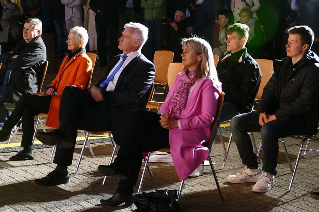 Gast 200 Gste kamen zum Empfang am Ra...germeister Gerard Hug aus Biesheim (F)  | Foto: Sattelberger
