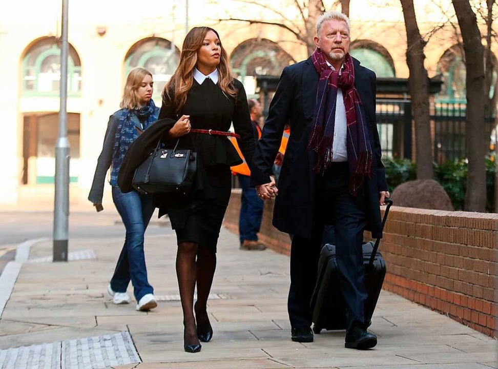 Boris Becker trifft am Montag  in Begl...m Southwark Crown Court in London ein.  | Foto: James Manning (dpa)