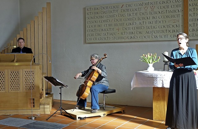 Rumlich links, klanglich im Zentrum: die neue Truhenorgel  | Foto: Roswitha Frey