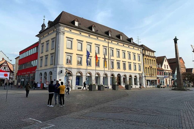 Begehrt ist der Chefsessel im Salzhaus..., Kultur, Soziales, Schulen und Sport.  | Foto: Helmut Seller