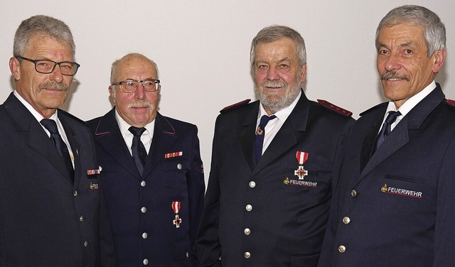 Wurden fr langjhrige Feuerwehrdienst...er, Karl Waldvogel und Josef Kleiser.   | Foto: Eva Korinth