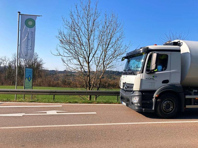 Die B34 bei der Hardsiedlung in Wehr-B...t,  knnte  die Autobahn 98 verlaufen.  | Foto: Annemarie Rsch