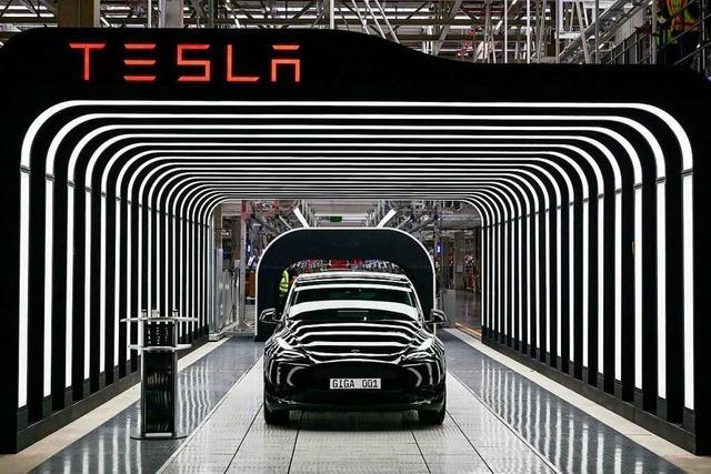 Die ersten Ost-Teslas rollen durch Deutschland