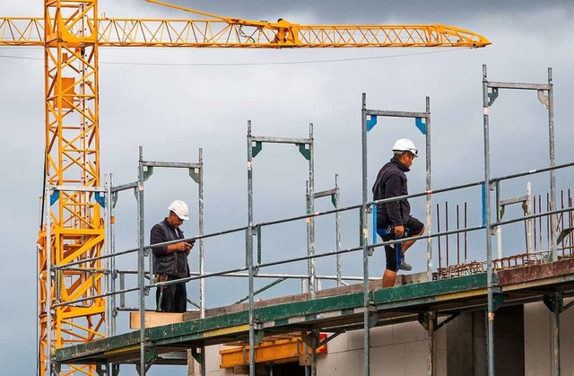 Wohnraum ist trotz zahlreicher Neubaut...lichst schnell mehr Wohnraum schaffen.  | Foto: Cindy Riechau (dpa)