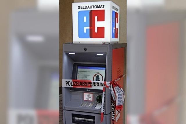 Geldautomat wird repariert
