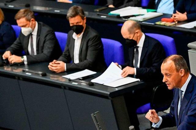 Die Bundestags-Diskussion um den Haushalt ist vom Krieg geprägt