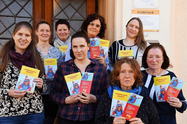 Die vier Familienzentren im Landkreis ...eue  Kinderschutz-Konzept vorgestellt.  | Foto: Robert Bergmann