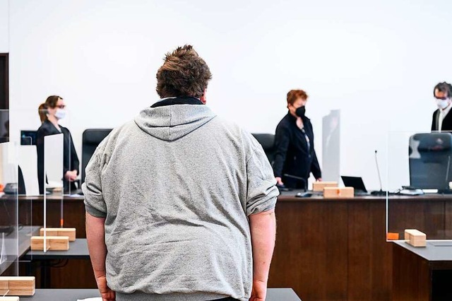 Der Youtuber bei der Verhandlung  | Foto: Stringer (dpa)