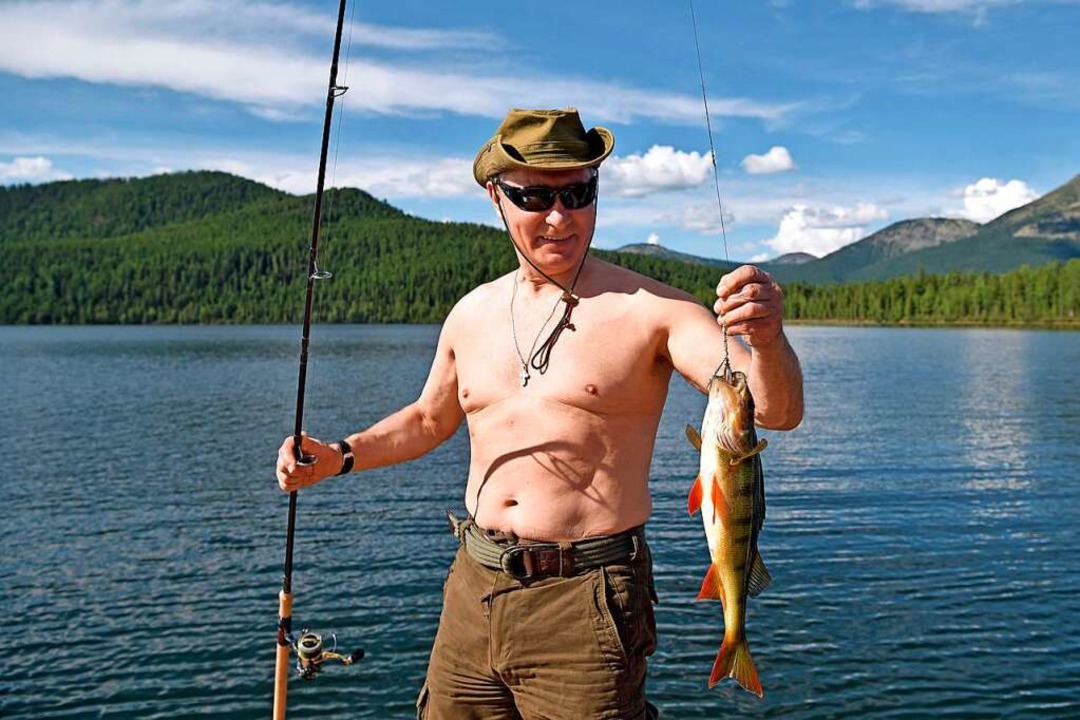 &#8222;Klassischer Machismo zeichnet s...0;: Wladimir Putin beim Fischen (2017)  | Foto: Alexei Nikolsky