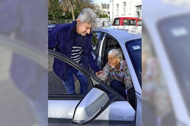 Freiwillige helfen knapp 900 Stunden